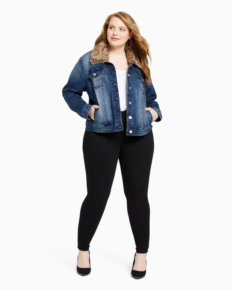 Plus size model with hourglass body shape wearing Tarragon Faux Fur Collar Denim Jacket by Curve Appeal | Dia&Co | dia_product_style_image_id:111750